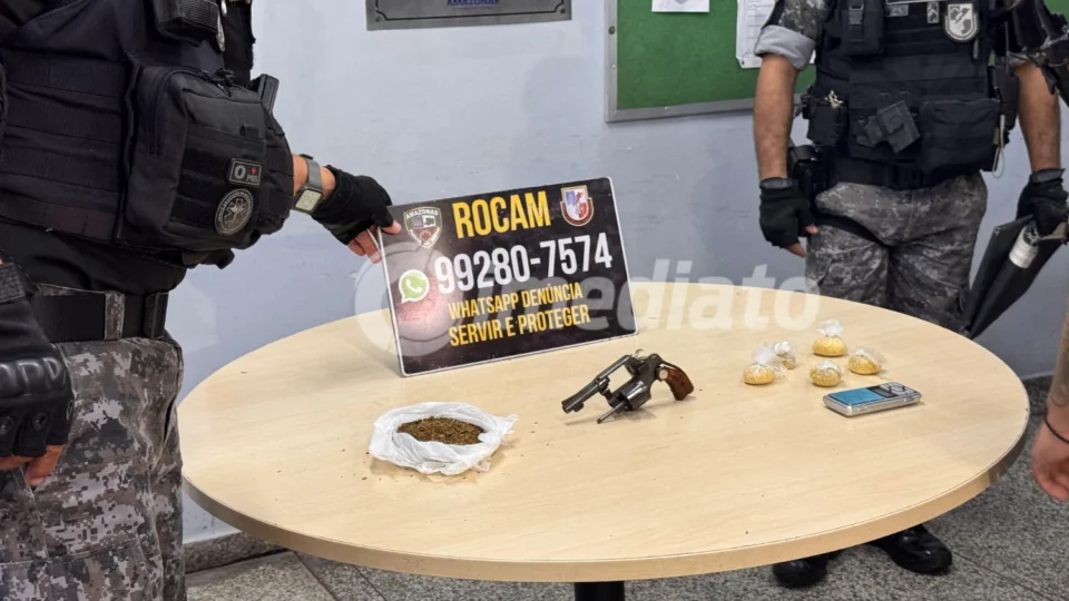 ROCAM prende ‘DG da Compensa’ com drogas, arma e balança de precisão após denúncia anônima em Manaus