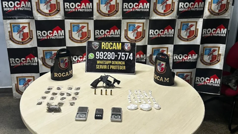 ROCAM apreende arma com numeração suprimida e grande quantidade de drogas durante patrulhamento no bairro União