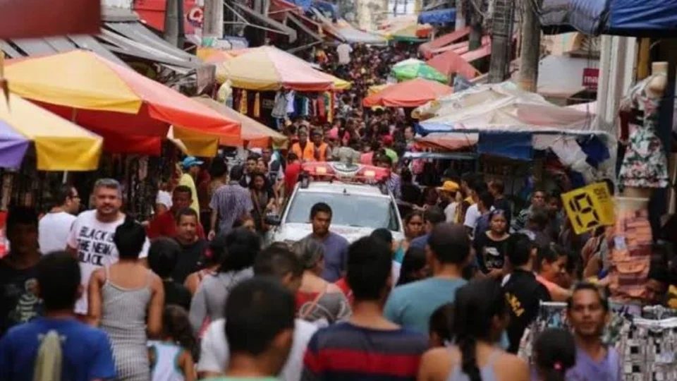 Comércio tem horário reduzido no feriado do Dia do Trabalhador em Manaus