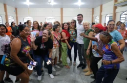Wilson Lima participa de encontro com grupos de idosos e ouve demandas na zona norte de Manaus