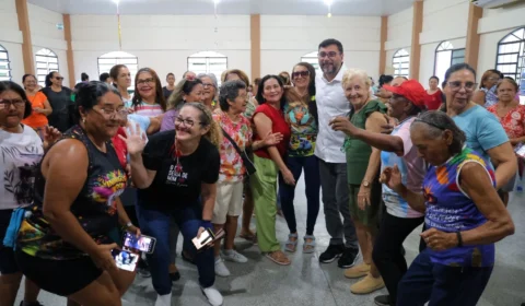 Wilson Lima participa de encontro com grupos de idosos e ouve demandas na zona norte de Manaus