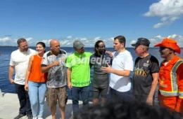Prefeito Renato Junior recebe “Homem-Peixe”, ativista que atravessa rios amazônicos a nado