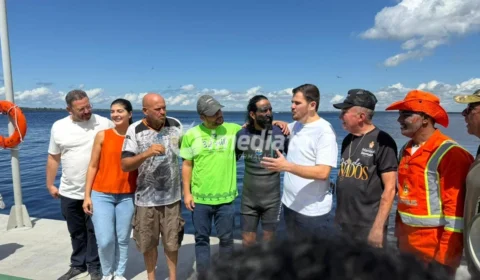Prefeito Renato Junior recebe “Homem-Peixe”, ativista que atravessa rios amazônicos a nado