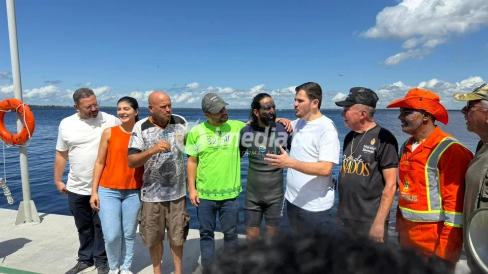 Prefeito Renato Junior recebe “Homem-Peixe”, ativista que atravessa rios amazônicos a nado
