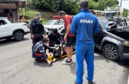 Grave acidente deixa mulher ferida e causa trânsito intenso na zona leste de Manaus