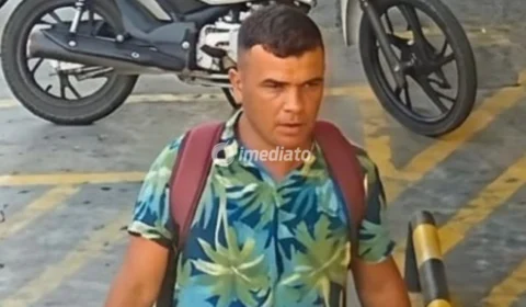 VÍDEO: homem se aproveita de motociclista ferido após queda e rouba moto