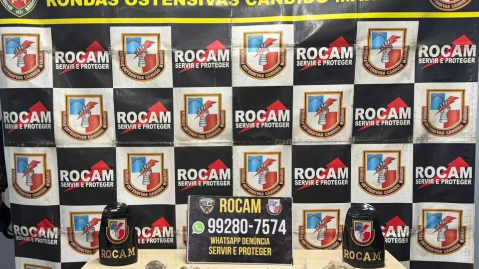 ROCAM apreende maconha, oxi, cocaína e balanças de precisão após denúncia anônima no bairro Novo Aleixo 