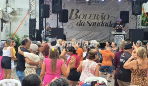 Prefeitura de Manaus realiza nova edição do “Bolerão da Saudade” no mirante Lúcia Almeida