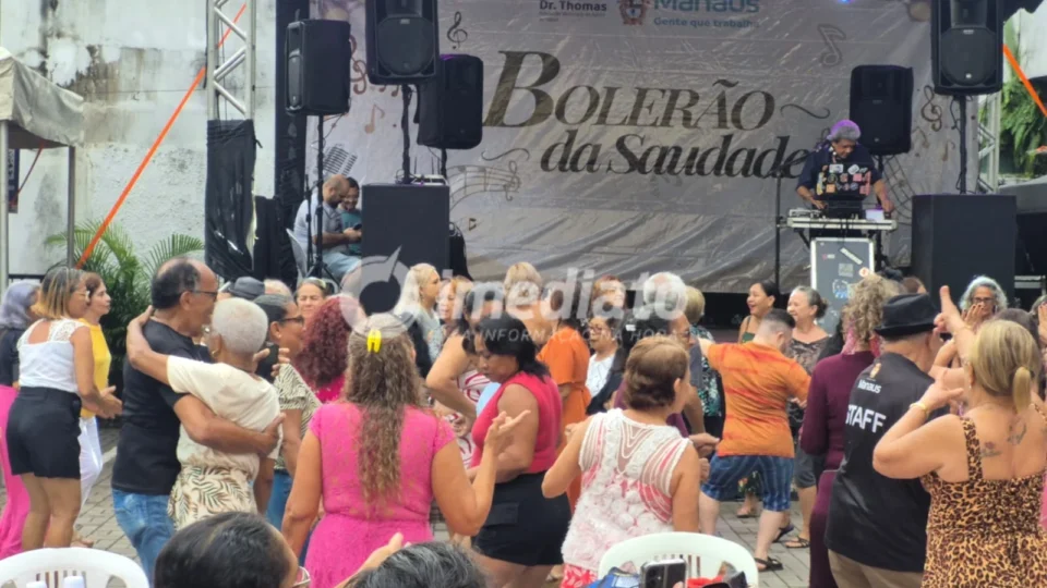 Prefeitura de Manaus realiza nova edição do “Bolerão da Saudade” no mirante Lúcia Almeida