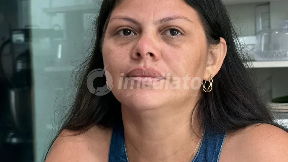 Mãe denuncia desaparecimento das filhas após pai buscá-las na escola