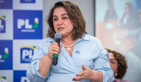 “Mais fácil encontrar Lula em Paris do que em Parintins”, dispara Maria do Carmo durante visita do presidente ao AM