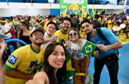 Quadra lotada marca lançamento das pré-candidaturas de Maria do Carmo ao Governo e Alberto Neto ao Senado