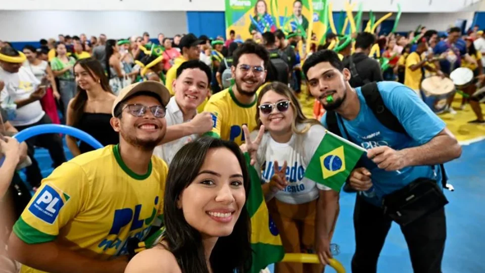 Quadra lotada marca lançamento das pré-candidaturas de Maria do Carmo ao Governo e Alberto Neto ao Senado
