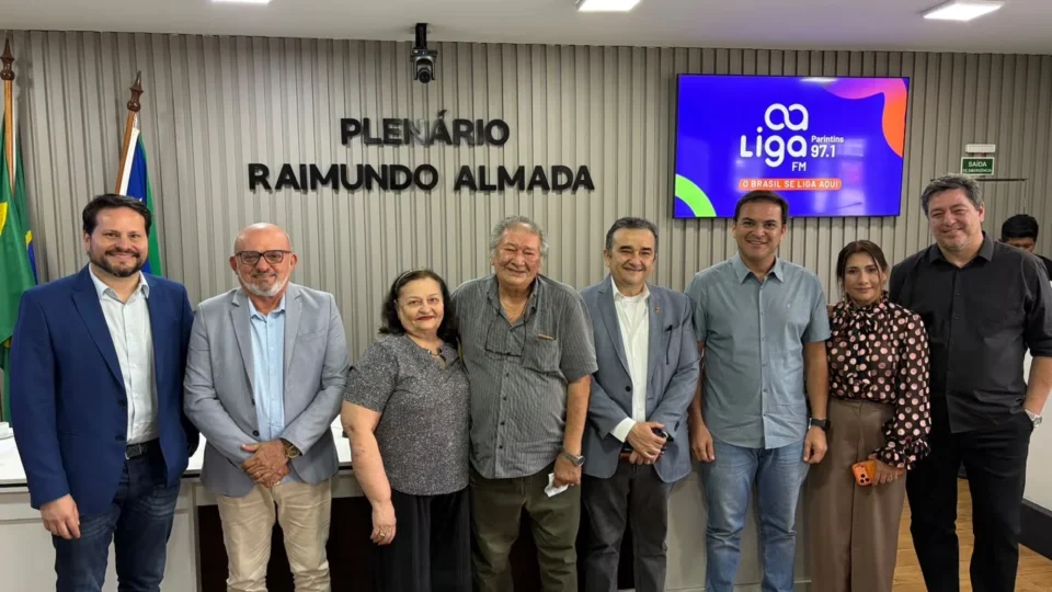 Parintins recebe a Liga FM 97.1 em cerimônia marcada por emoção, história e pertencimento