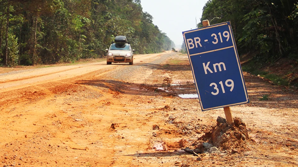 Posição do Ibama reforça avanço da BR-319 e reduz força de ação na Justiça