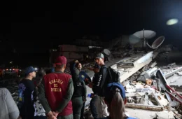 Número de mortos sobe para 235 e mais de 40 mil pessoas estão desaparecidas após terremoto na Venezuela