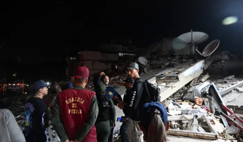 Número de mortos sobe para 235 e mais de 40 mil pessoas estão desaparecidas após terremoto na Venezuela