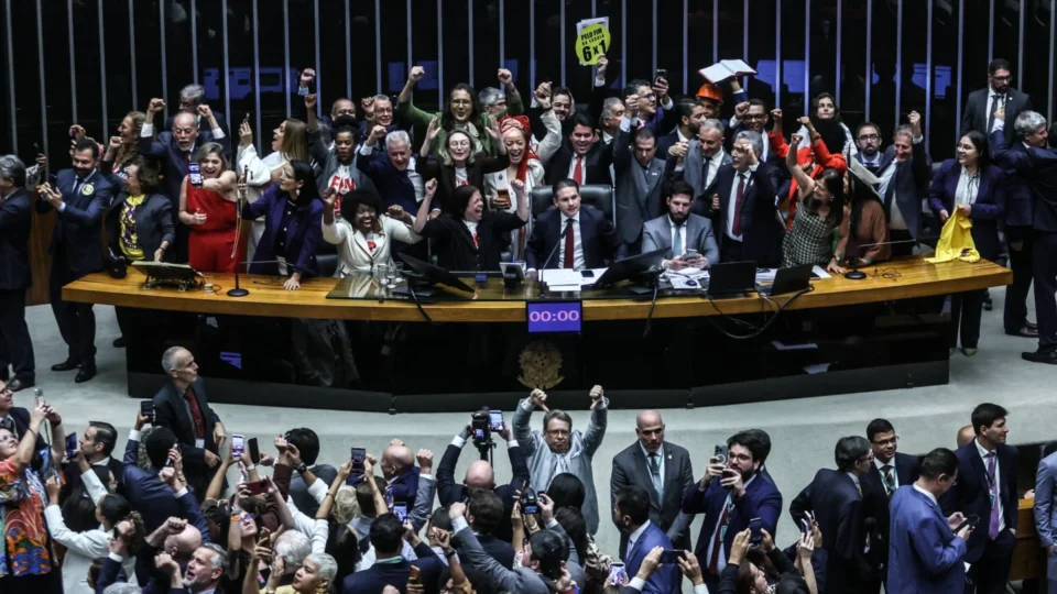 Governo retira urgência de proposta sobre fim da escala 6×1 e debate fica concentrado no Senado