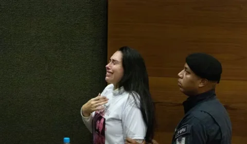 Mãe de Henry diz que filho reclamou de agressões antes da morte e diz que Jairinho chamava menino de ‘mimado’