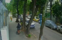 Vídeo: Mulher cai em bueiro no Maracanã após tampa ceder e é resgatada com ajuda de motociclista