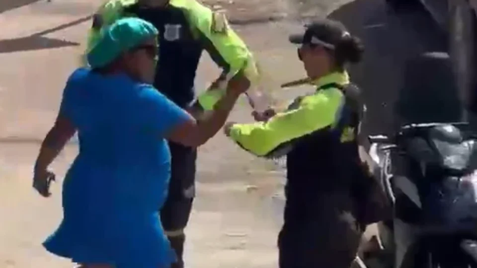 Motociclista e agente de trânsito entram em confronto durante fiscalização em Abaetetub