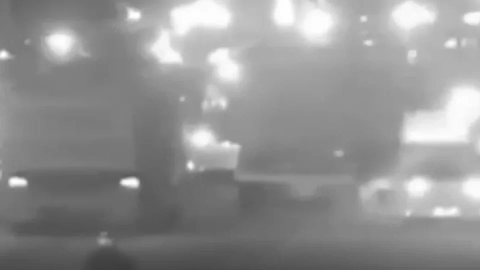 VEJA VÍDEO: “Velozes e Furiosos”? Disputa insana entre caminhoneiros termina em acidente e deixa quatro feridos.