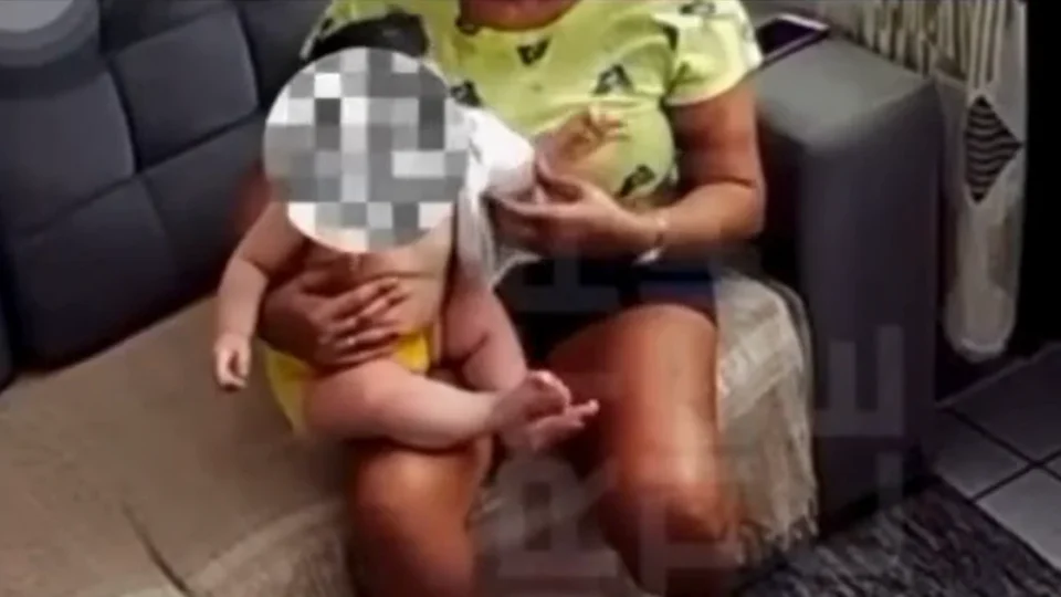 VEJA VÍDEO: mãe instala câmera e flagra babá maltratando bebê de 7 meses