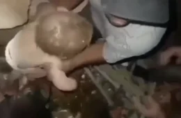 Veja: Bebê é retirado com vida dos escombros após terremoto de grande maginitude na Venezuela