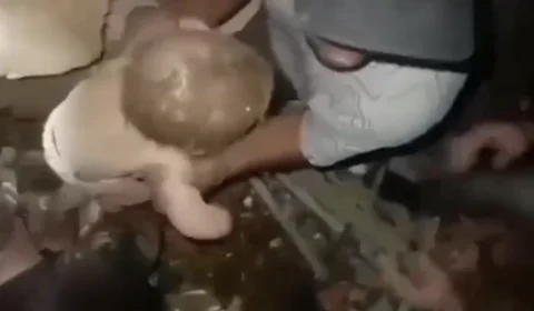 Veja: Bebê é retirado com vida dos escombros após terremoto de grande maginitude na Venezuela
