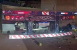 Motociclista sofre grave fratura após bater em carreta estacionada em Porto Velho