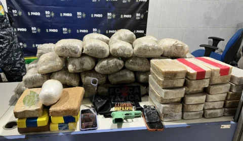 Casal é preso com 82 quilos de drogas e arma durante abordagem na BR-364