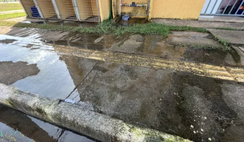 Moradores denunciam transbordamento de esgoto no residencial Porto Madero II em Porto Velho
