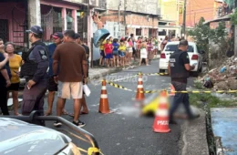 Homem é morto a tiros após motociata em comemoração ao jogo do Brasil no bairro Compensa, em Manaus