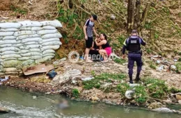 Veja as imagens: Mãe entra em desespero após corpo ser encontrado em igarapé na Compensa
