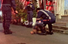 Homem fica ferido ao fugir de criminosos armados durante tentativa de homicídio no bairro Parque 10 de Novembro, em Manaus