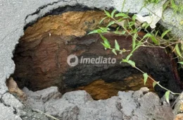 Moradores denunciam risco de erosão e cobram solução para buraco na Rua Barão do Rio Branco