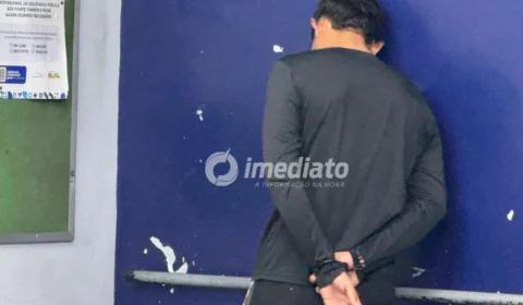 Foragido da Justiça por homicídio tenta enganar policiais com nome falso mas acaba preso no bairro Nova Esperança