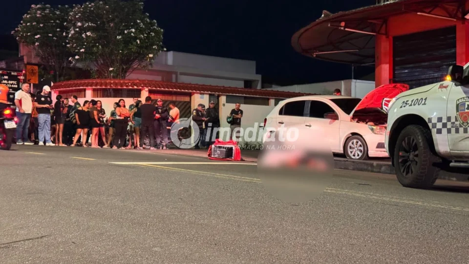 Entregador de delivery morre após colisão com carro enquanto fazia entrega no bairro Alvorada, em Manaus