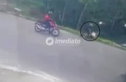 VEJA VÍDEO: Vítima reage a tentativa de assalto, entra em luta corporal e persegue criminosos em Manaus