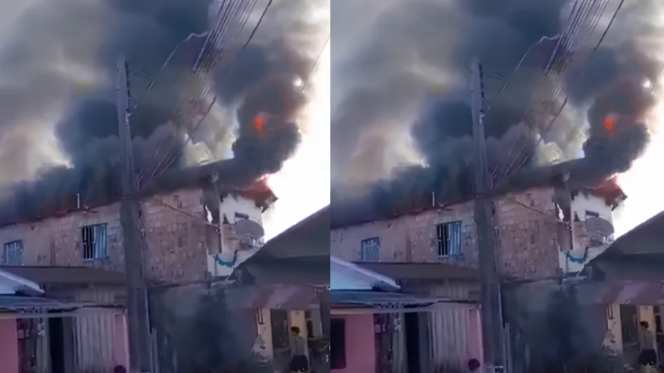 VEJA VÍDEO: Casa é consumida pelas chamas e fica totalmente destruída durante incêndio no interior do Amazonas