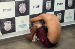 Homem é preso após tentar roubar celular e ferir vítima com objeto perfurante no bairro Nossa Senhora das Graças