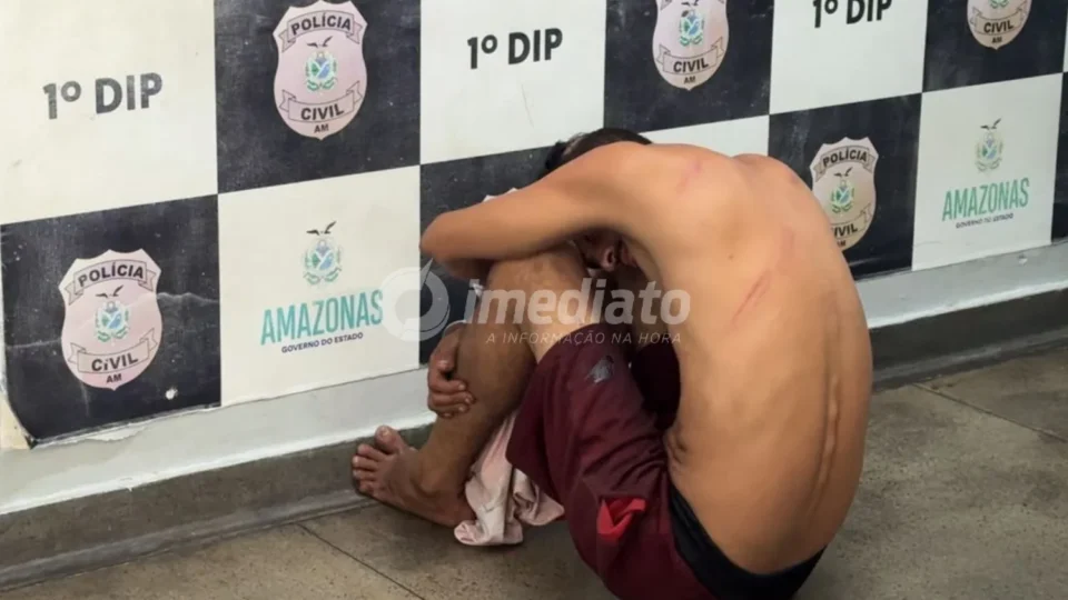 Homem é preso após tentar roubar celular e ferir vítima com objeto perfurante no bairro Nossa Senhora das Graças