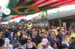 Rua 3 do bairro Alvorada reúne multidão para estreia do Brasil na Copa do Mundo de 2026