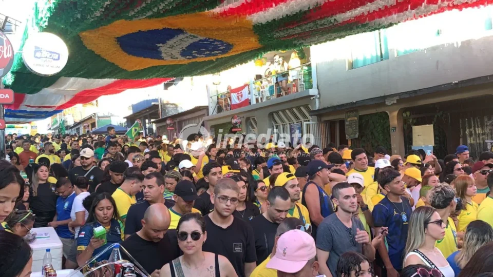 Rua 3 do bairro Alvorada reúne multidão para estreia do Brasil na Copa do Mundo de 2026