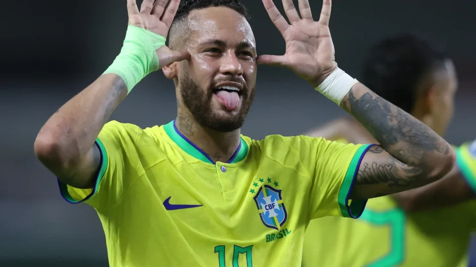 Neymar passa por novos exames, não treina com a Seleção e fica mais distante de atuar contra o Haiti pela Copa do Mundo