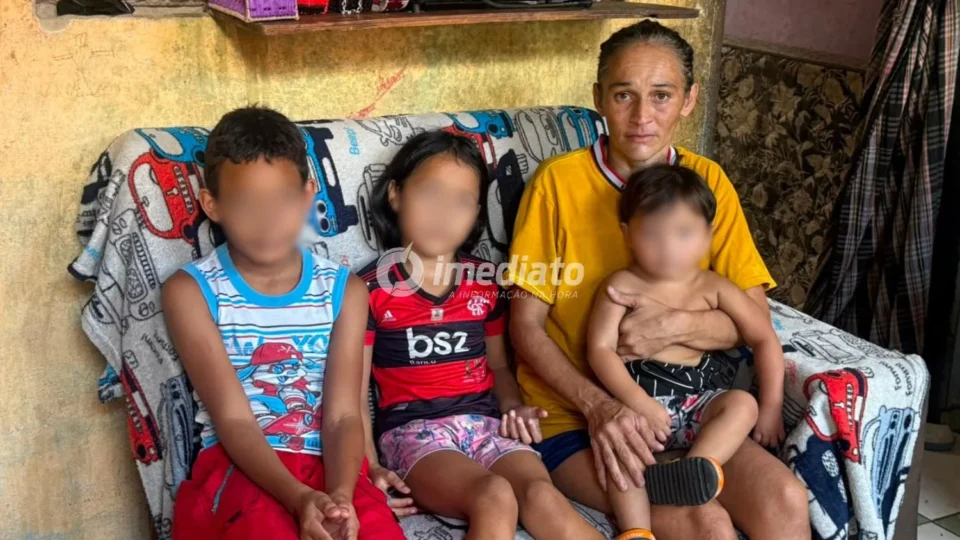 Mãe faz apelo e diz que não tem comida nem condições para cuidar do filho em estado delicado de saúde