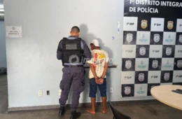 Polícia prende homem apontado por tráfico de drogas em área conhecida da Compensa