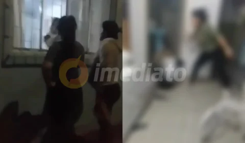 Veja o vídeo: trio de mulheres invade residência e suposta amante é agredida com golpes de cinto por esposa