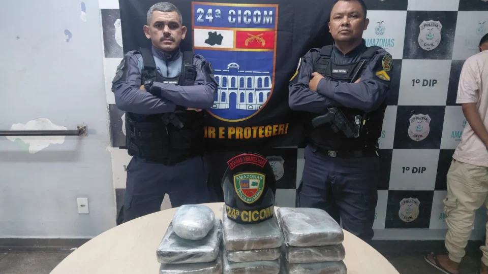 Jovem de Coari é preso com 15 kg de skunk na Balsa Amarela e confessou que receberia R$ 4 mil pelo transporte da droga