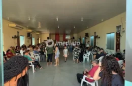 Sob lágrimas e pedidos de justiça, familiares se despedem de comerciante morto durante assalto em Manaus